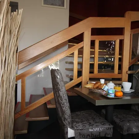 Hotel D'arcins 2*